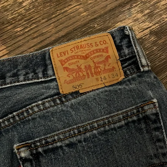 Men’s Levi 505
Size 34x34 - Picture 3 of 5